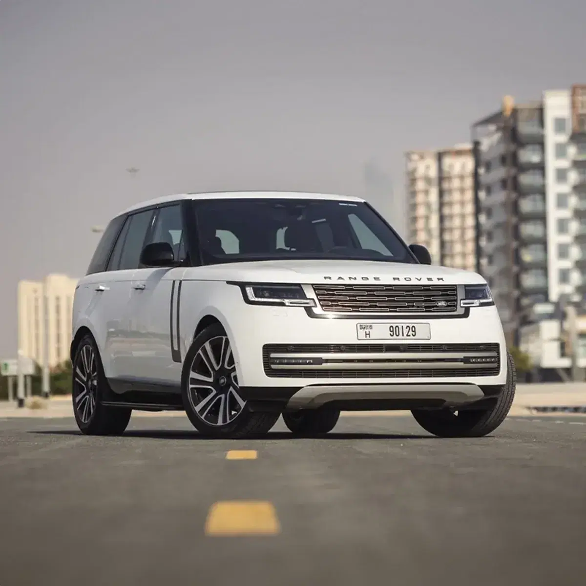 Range Rover Vogue 2023 available through primerentalcar.com